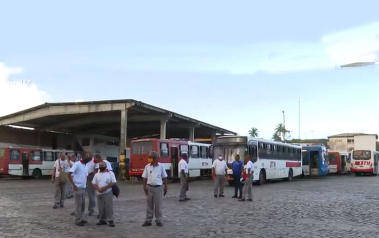 A paralisação vai acontecer durante toda esta quarta-feira, segundo comunicado do Sindicato dos Rodoviários da Bahia.