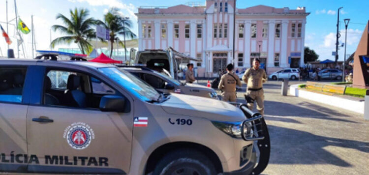 Viatura da PM de plantão na região do Terminal Náutico - Foto: PM/Divulgação.