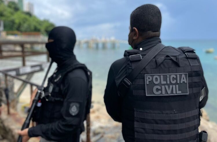 Além dos crimes comprovados, a Polícia Civil apura se há envolvimento do suspeito com o homicídio ocorrido, na última quinta-feira (17), na Av. Carlos Gomes - Foto: Ascom/Polícia Civil.