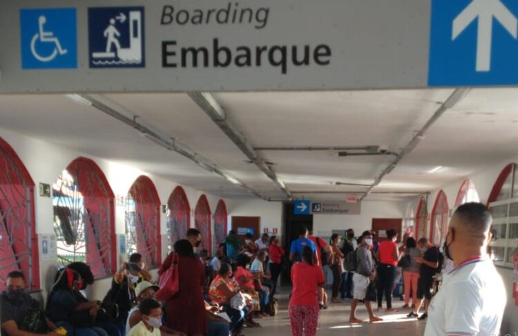 Embarque de passageiros no Terminal de Vera Cruz - Foto: Reprodução.