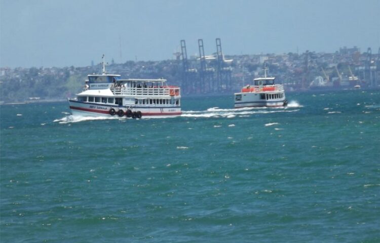 Travessia conta neste domingo com oito embarcações em tráfego (Foto: Astramab)