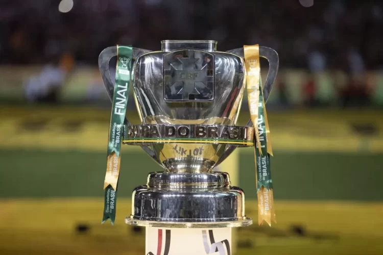 Taça da Copa do Brasil: 16 clubes seguem na disputa pelo troféu de 2023 — Foto: Lucas Figueiredo/CBF