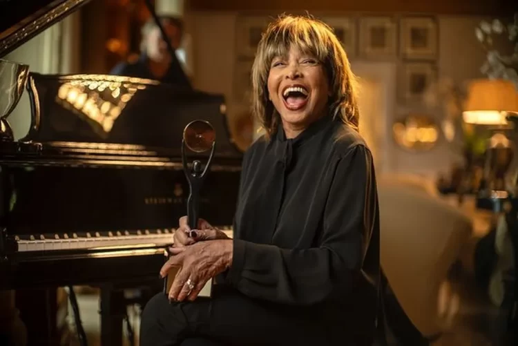 Tina Turner em foto publicada no Instagram, em outubro de 2021 — Foto: Reprodução/Instagram.