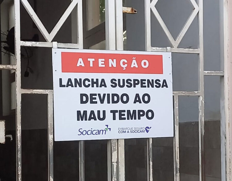 Aviso aos usuários da Travessia foi colocado desde ontem no Terminal Náutico. - Foto: Redes Sociais/WhatsApp;